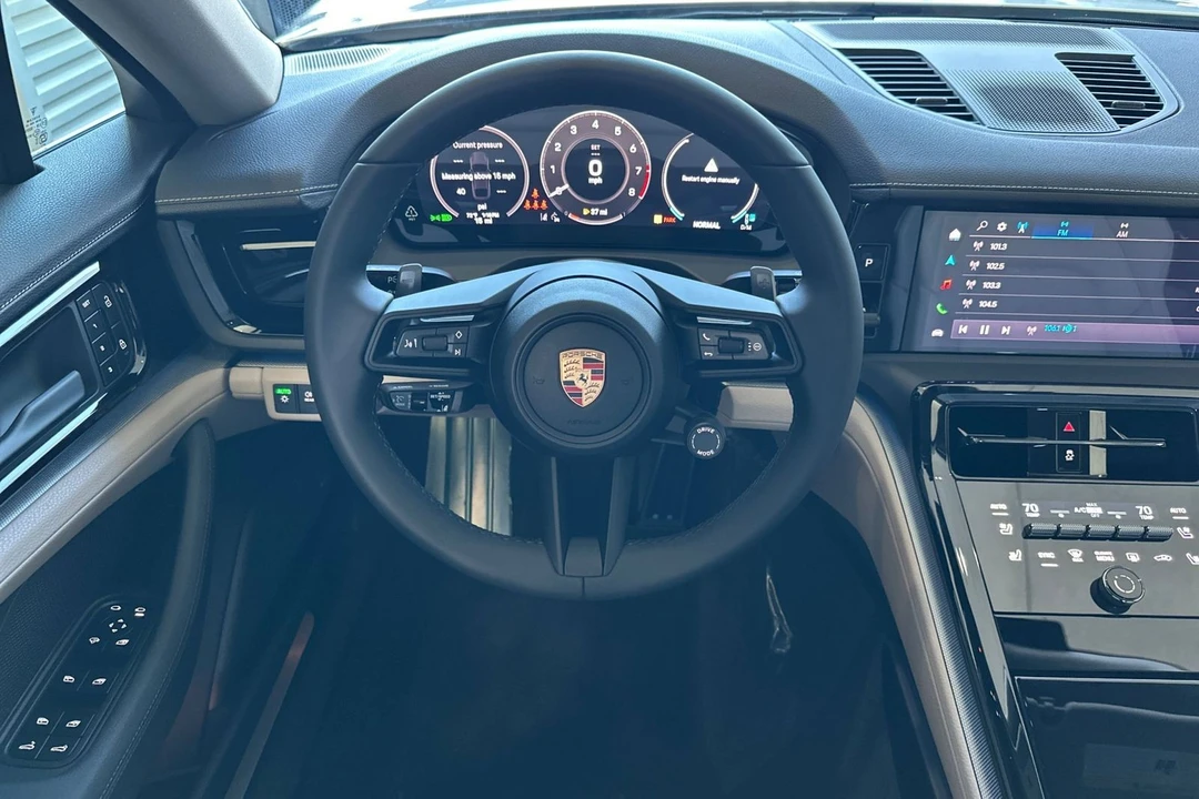 2026 Porsche 976 Panamera - Image 16 of 31