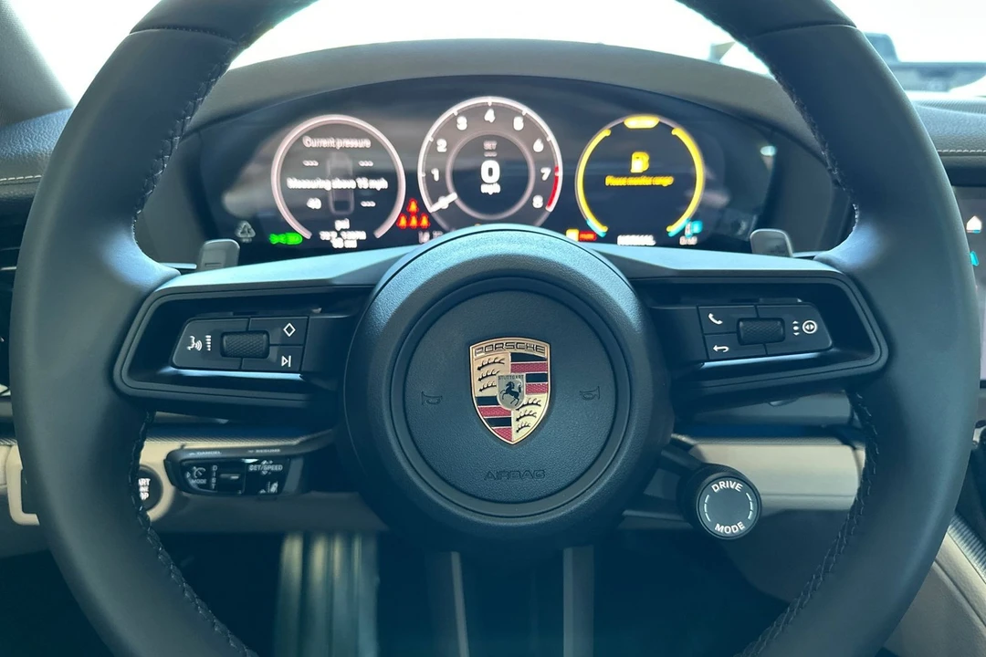 2026 Porsche 976 Panamera - Image 29 of 31