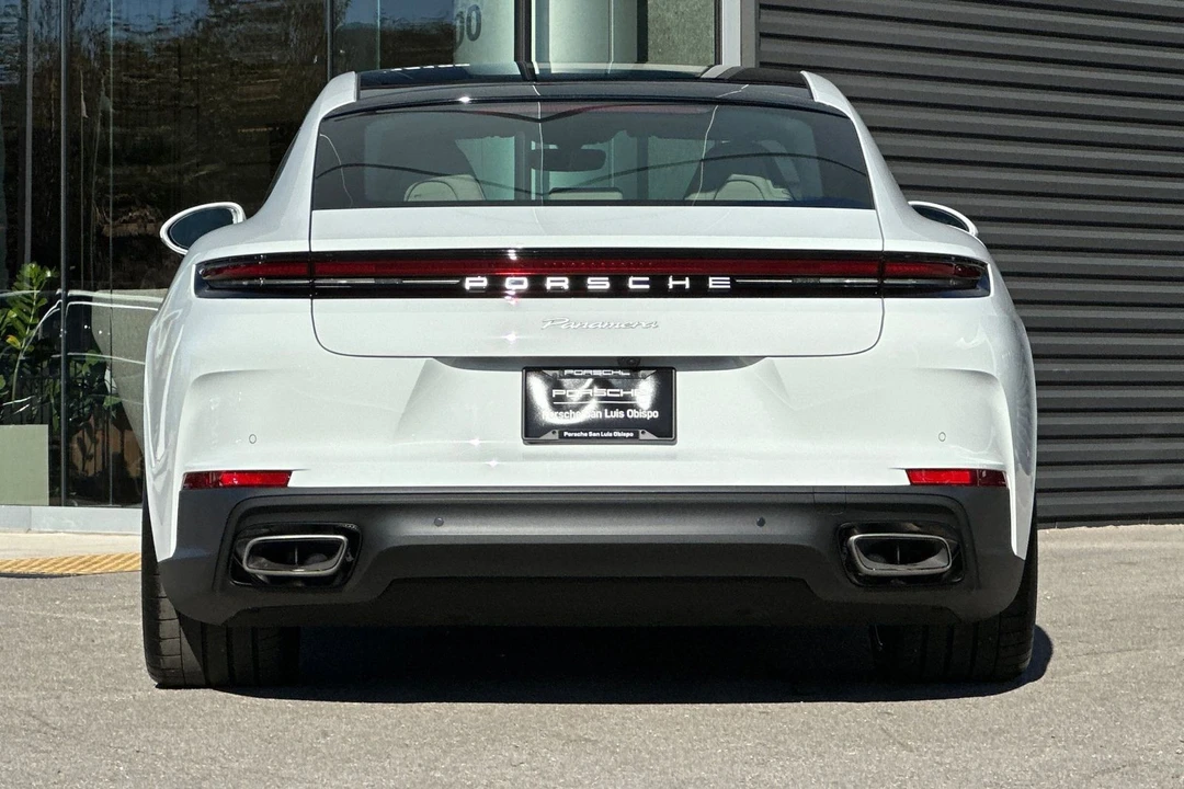 2026 Porsche 976 Panamera - Image 7 of 31