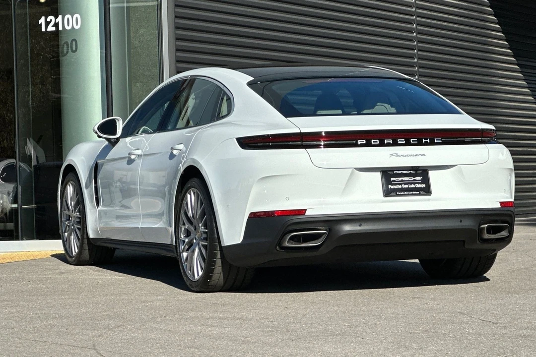 2026 Porsche 976 Panamera - Image 3 of 31