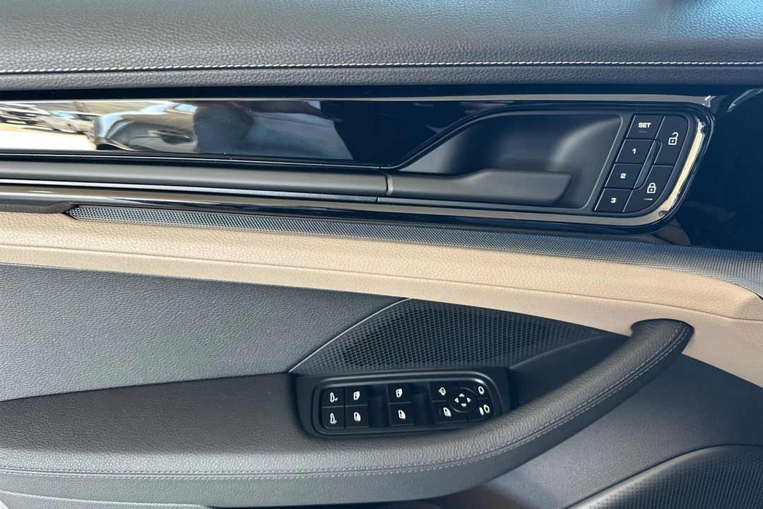 2026 Porsche 976 Panamera - Image 12 of 21