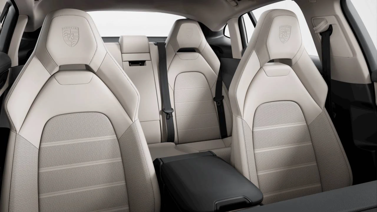 2026 Porsche 976 Panamera - Image 9 of 10