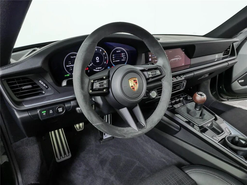 2026 Porsche 992 Carrera - Image 4 of 31
