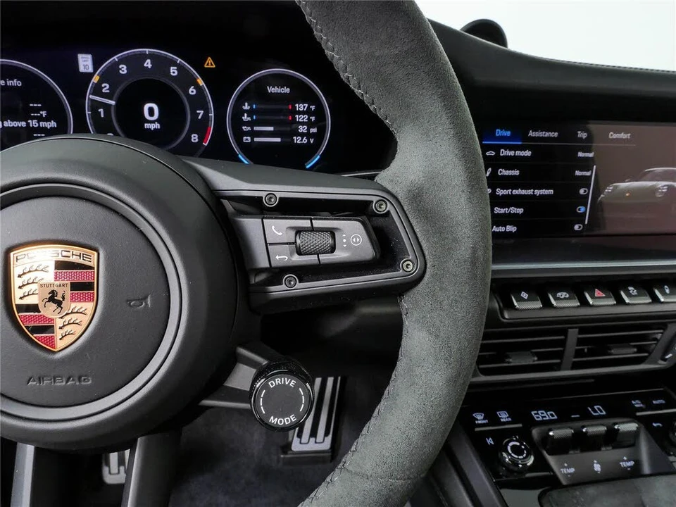 2026 Porsche 992 Carrera - Image 11 of 31