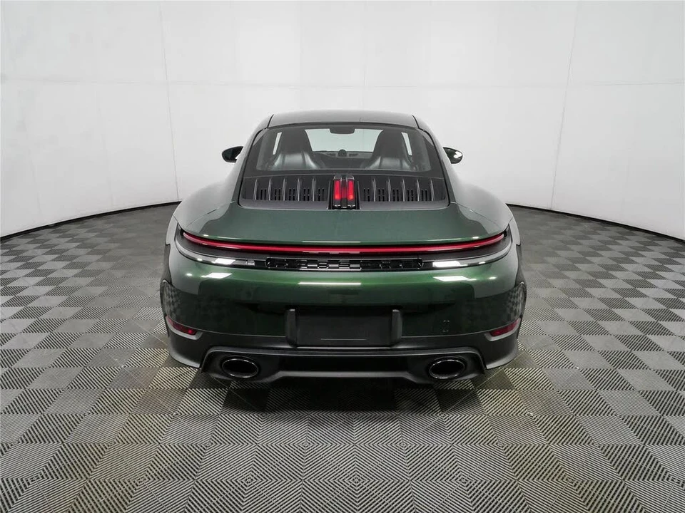 2026 Porsche 992 Carrera - Image 28 of 31