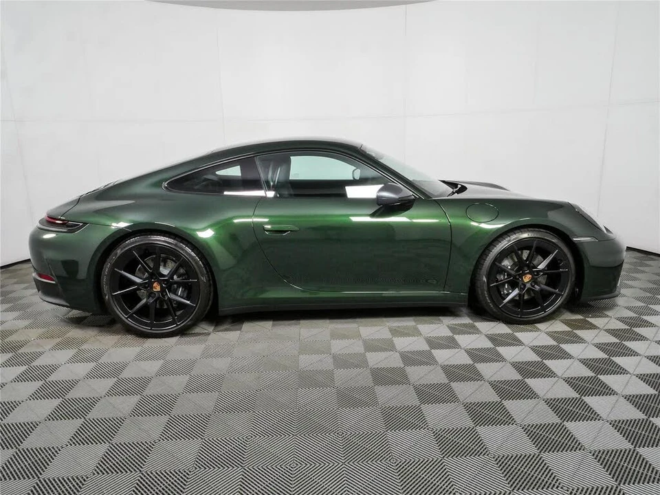2026 Porsche 992 Carrera - Image 26 of 31