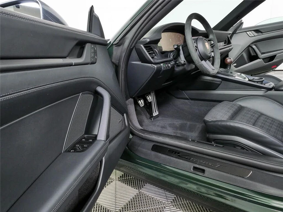 2026 Porsche 992 Carrera - Image 8 of 31