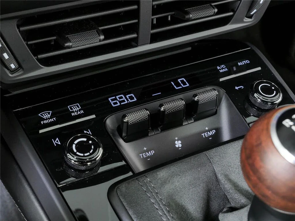2026 Porsche 992 Carrera - Image 18 of 31