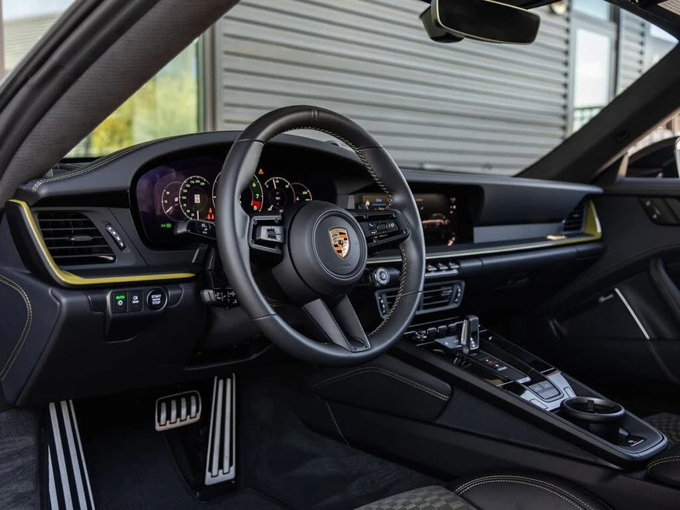 2026 Porsche 992 Carrera - Image 4 of 31