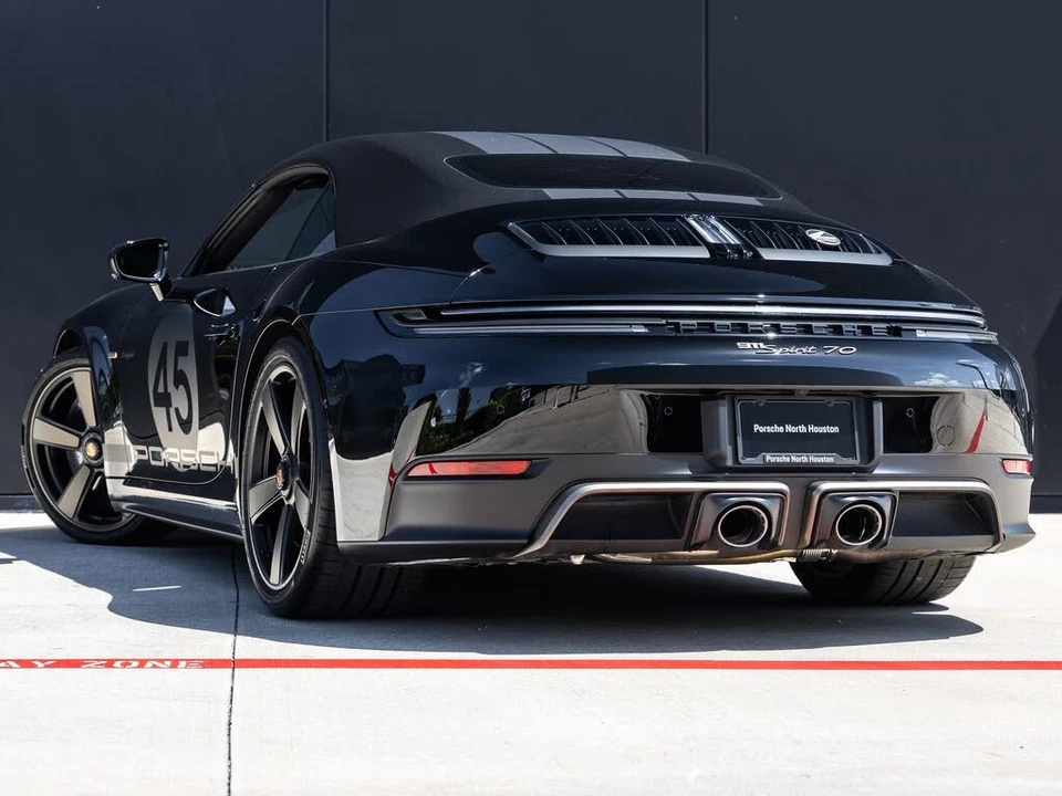 2026 Porsche 992 Carrera - Image 10 of 31