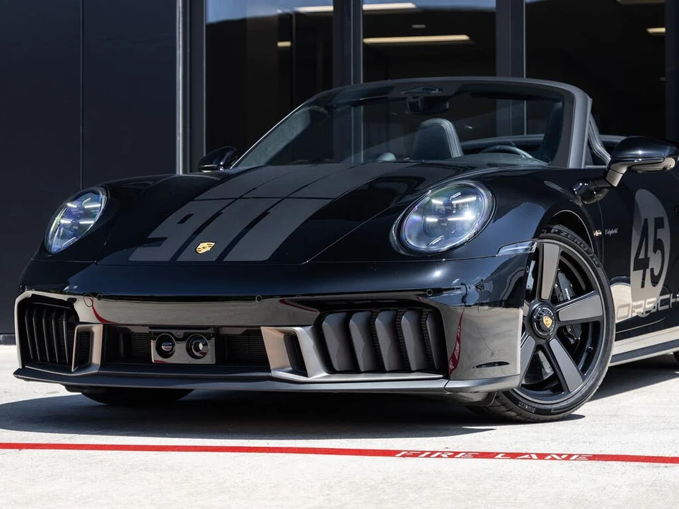 2026 Porsche 992 Carrera - Image 7 of 31