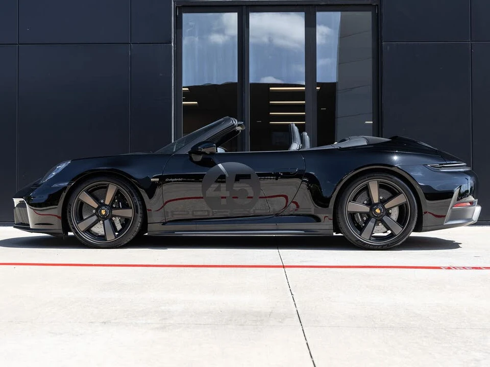 2026 Porsche 992 Carrera - Image 2 of 31