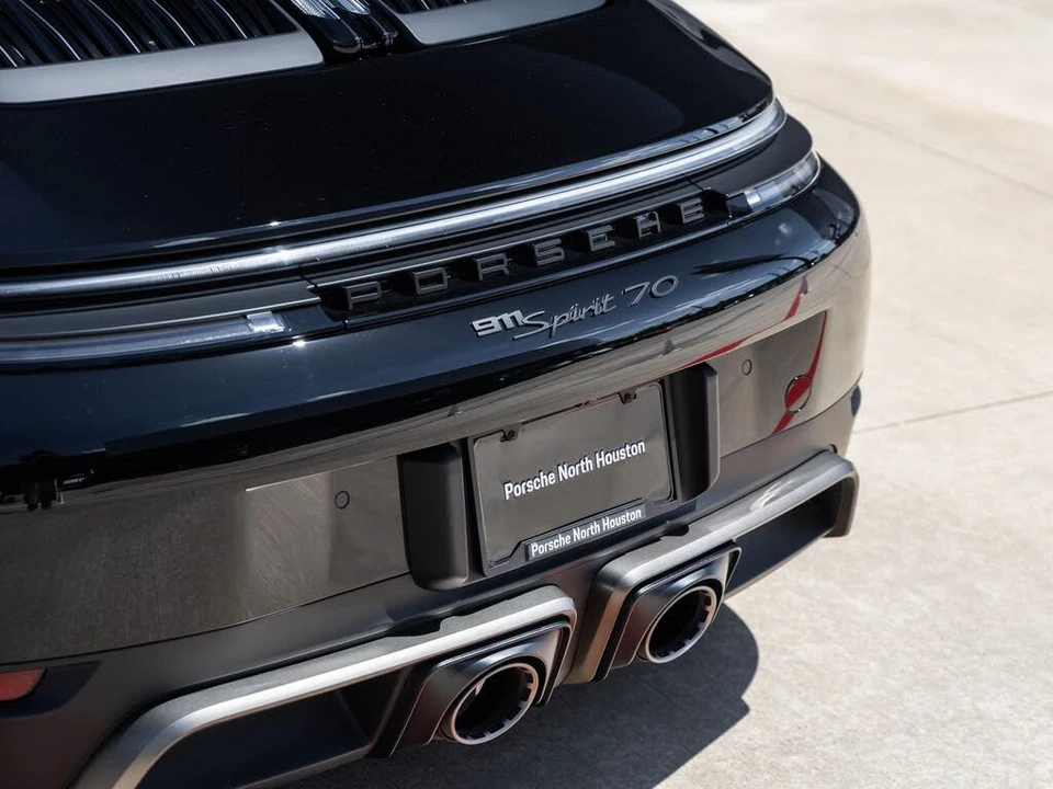 2026 Porsche 992 Carrera - Image 18 of 31