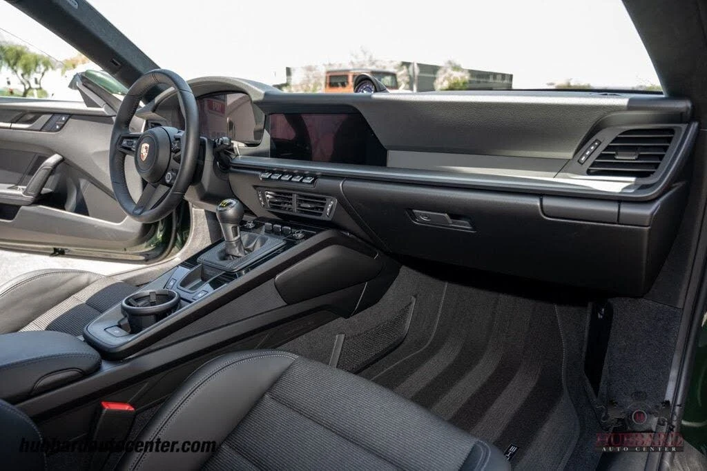 2026 Porsche 992 Carrera - Image 25 of 31