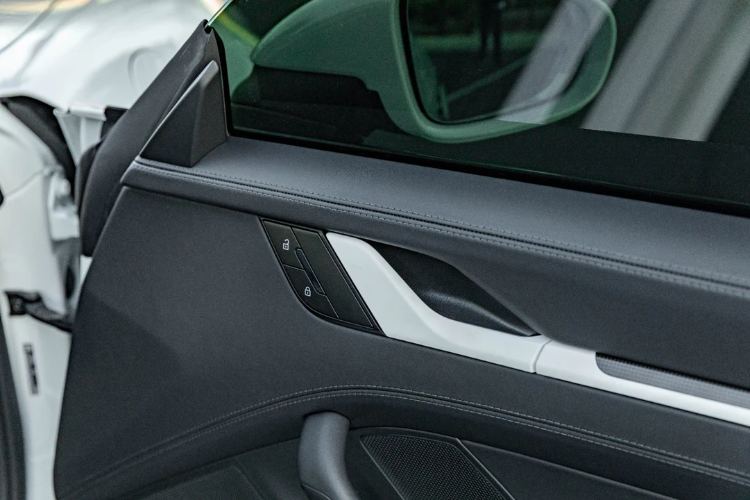 2026 Porsche 992 Carrera - Image 18 of 21