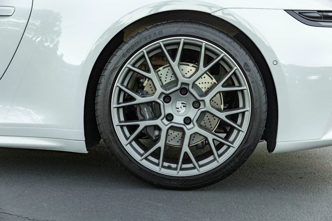 2026 Porsche 992 Carrera - Image 12 of 21