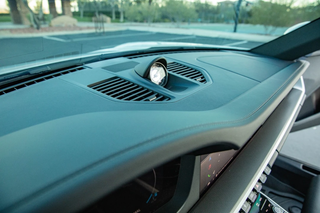 2026 Porsche 992 Carrera - Image 16 of 21