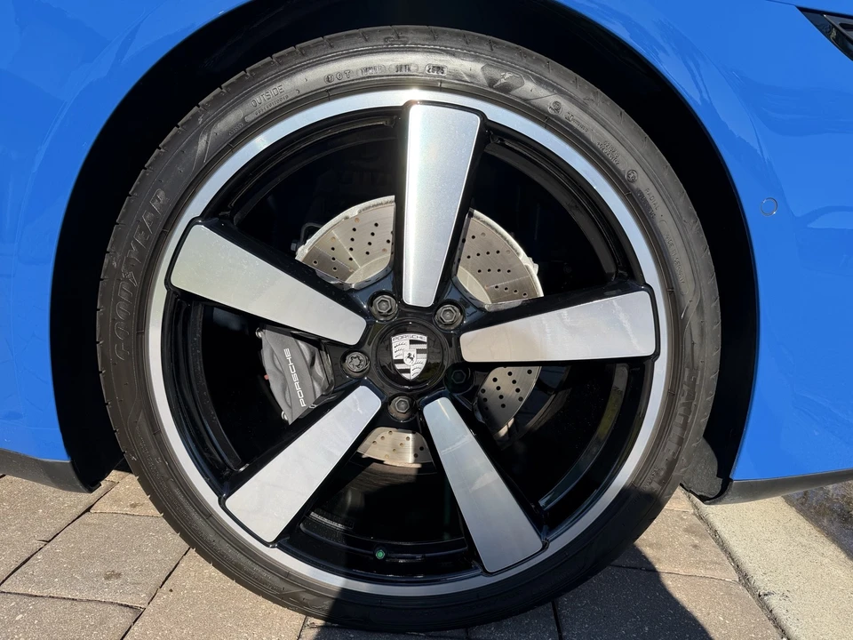 2026 Porsche 992 Carrera - Image 13 of 21