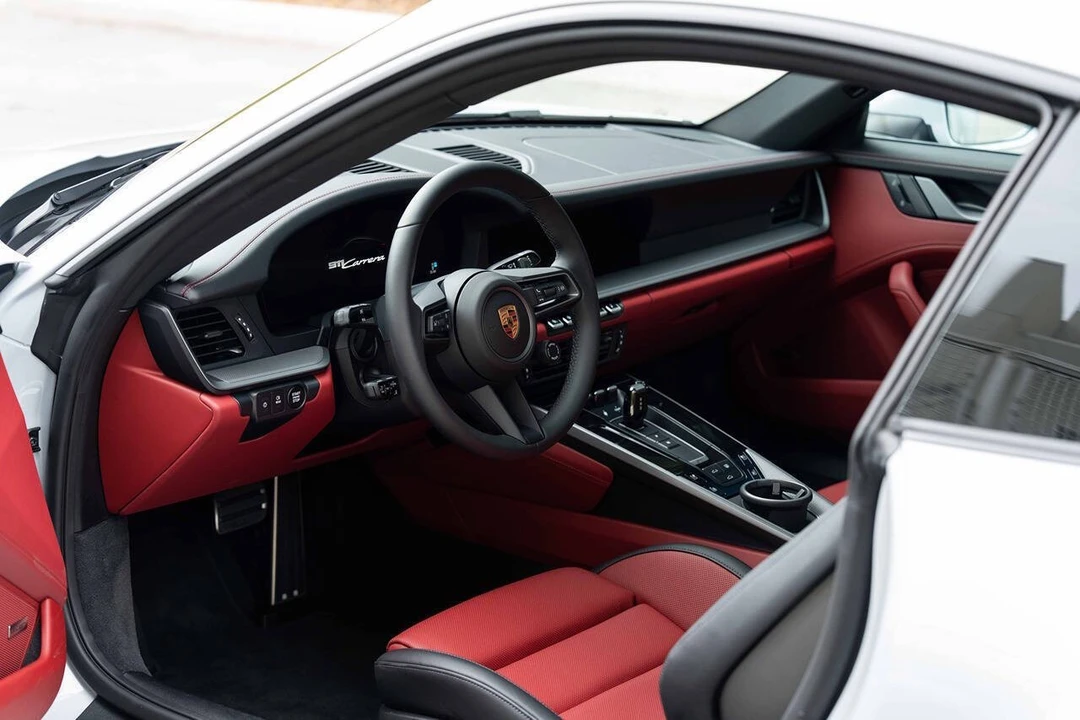 2026 Porsche 992 Carrera - Image 27 of 31