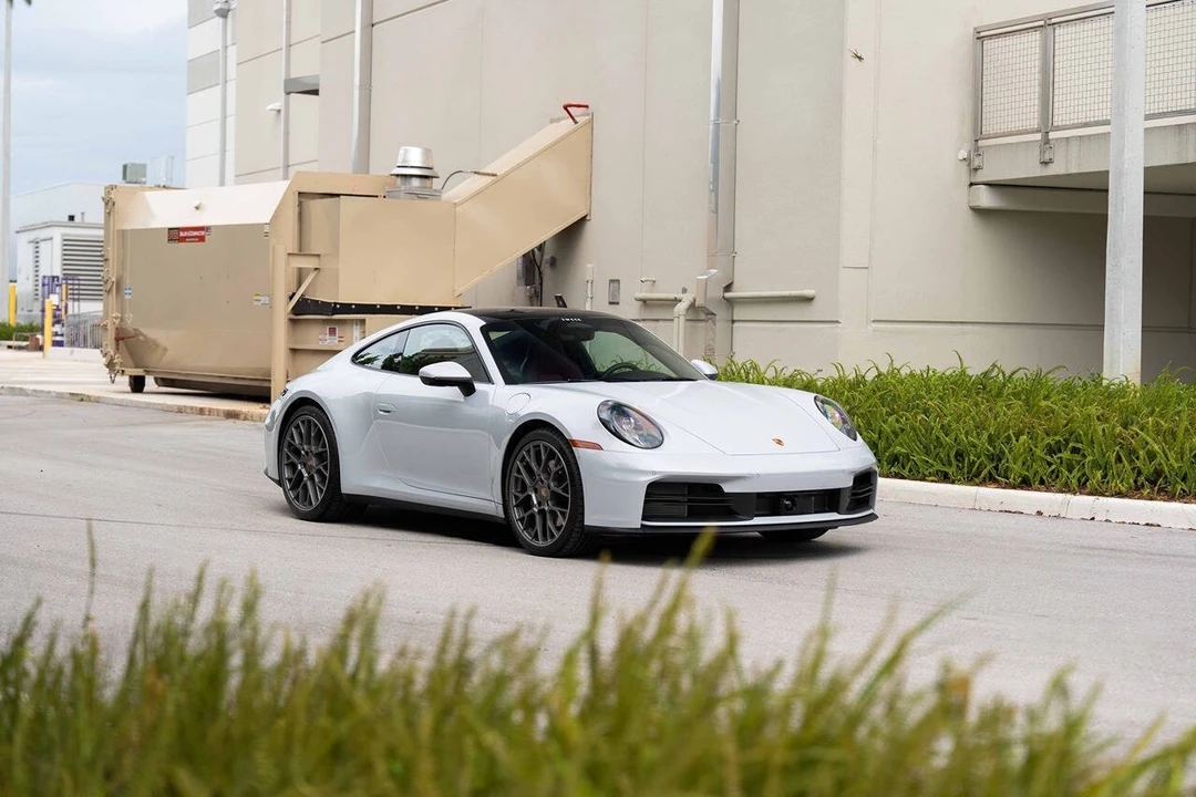 2026 Porsche 992 Carrera - Image 18 of 31