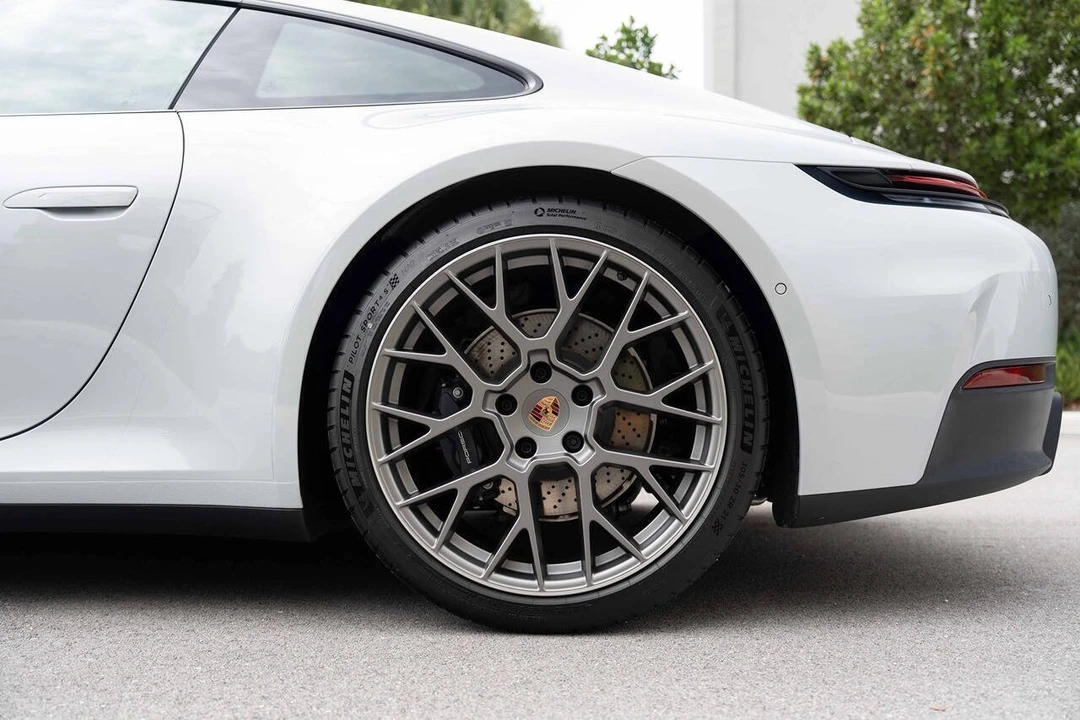2026 Porsche 992 Carrera - Image 20 of 31