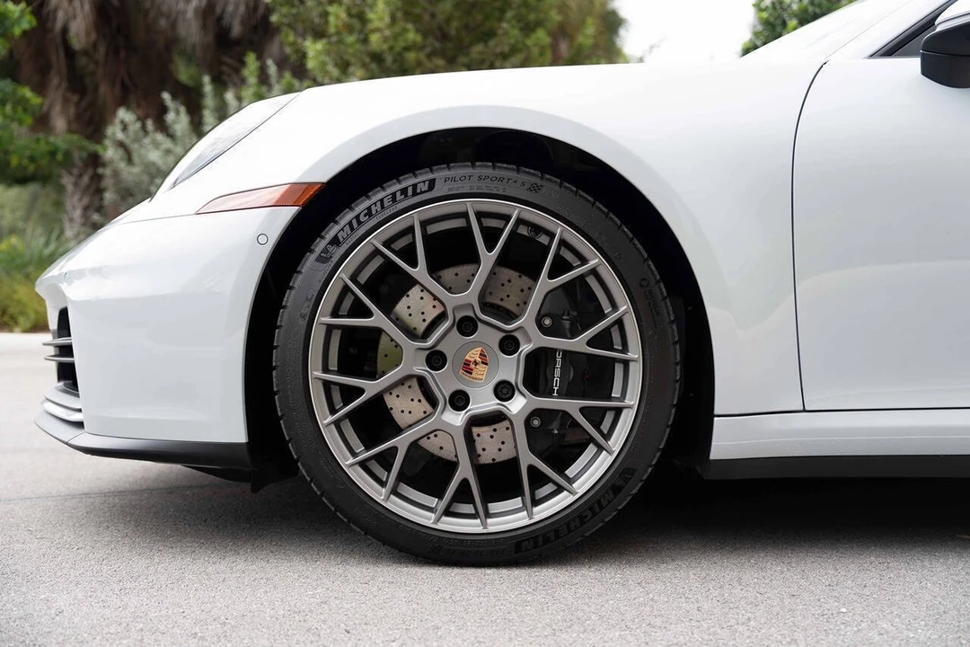2026 Porsche 992 Carrera - Image 19 of 31