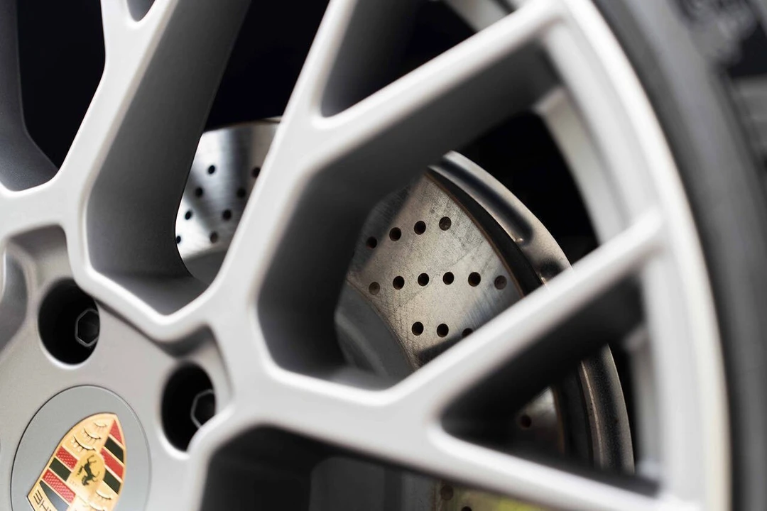 2026 Porsche 992 Carrera - Image 5 of 31