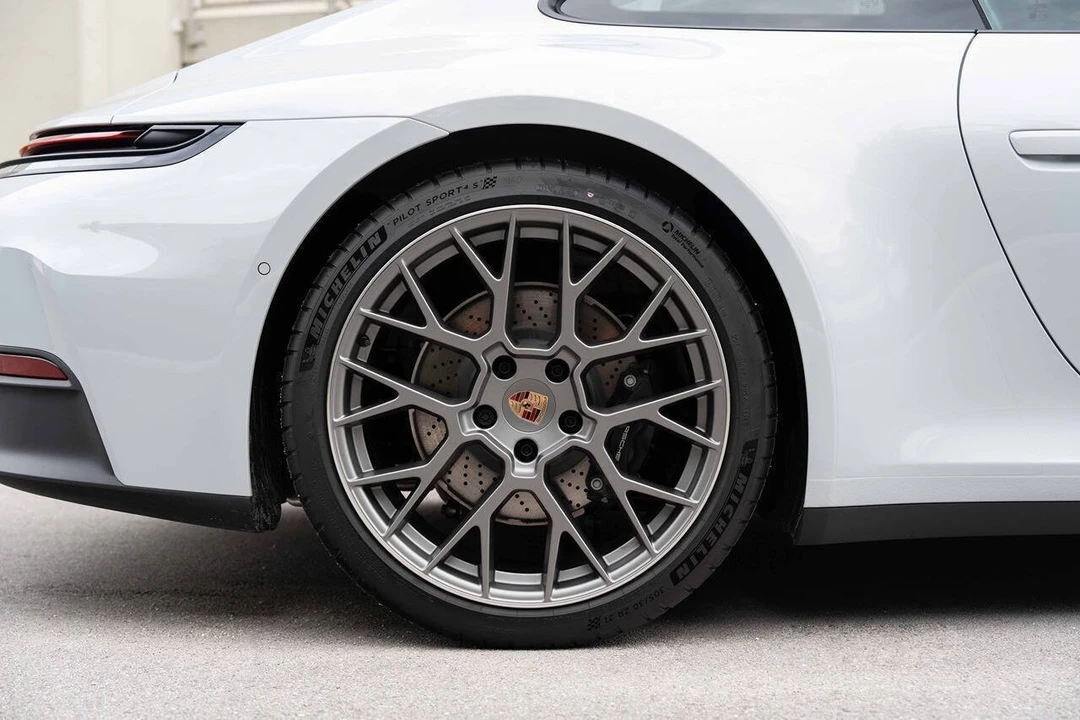 2026 Porsche 992 Carrera - Image 21 of 31