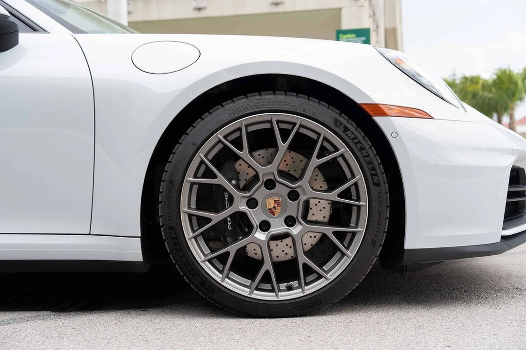 2026 Porsche 992 Carrera - Image 22 of 31
