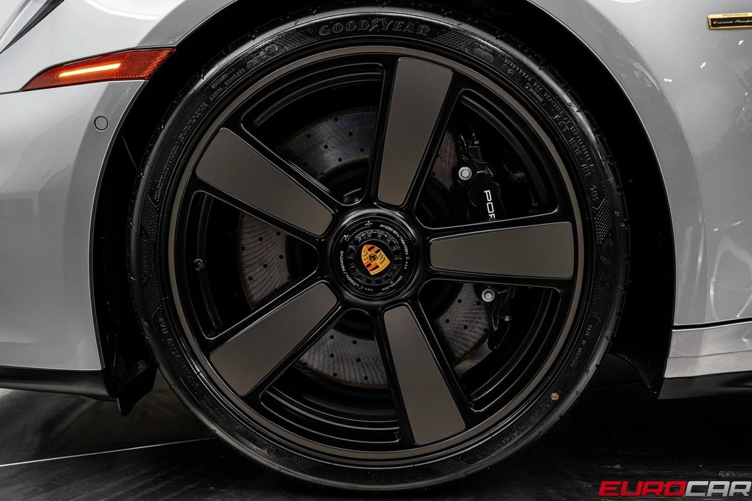 2026 Porsche 911 - Image 27 of 31