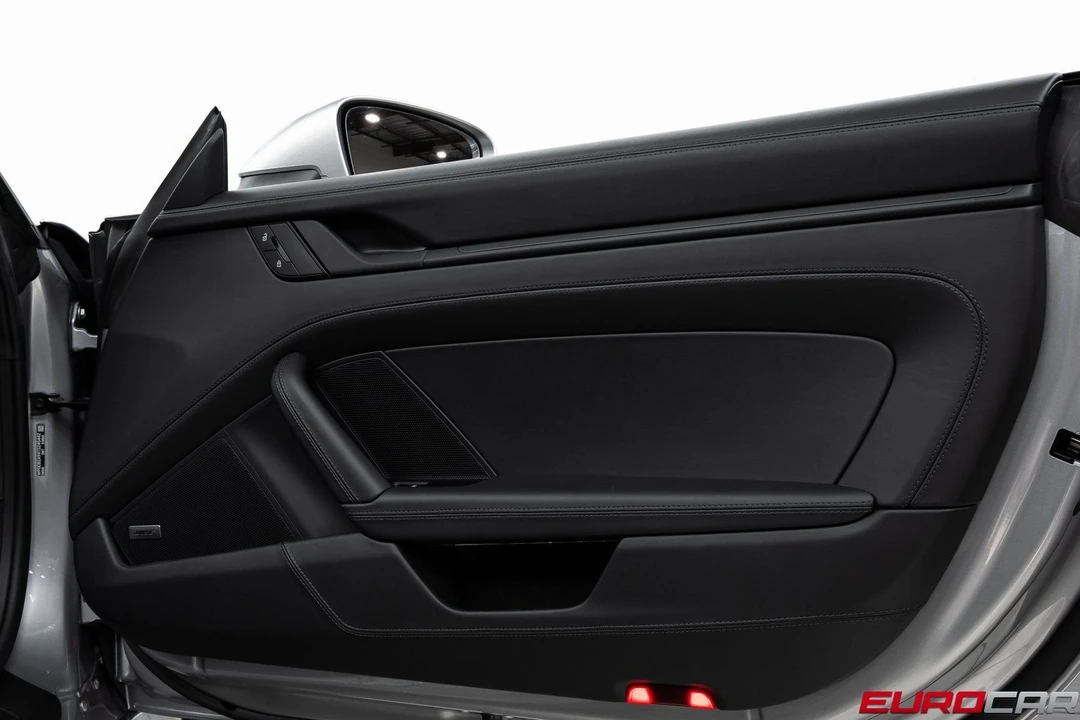 2026 Porsche 911 - Image 29 of 31