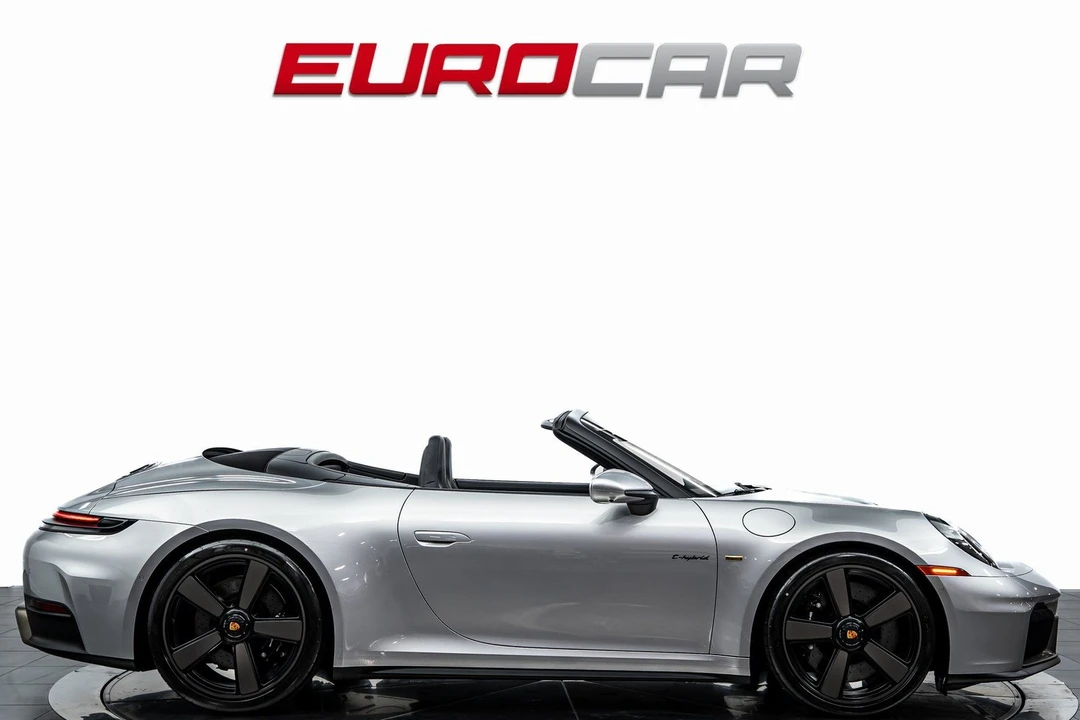 2026 Porsche 911 - Image 8 of 31