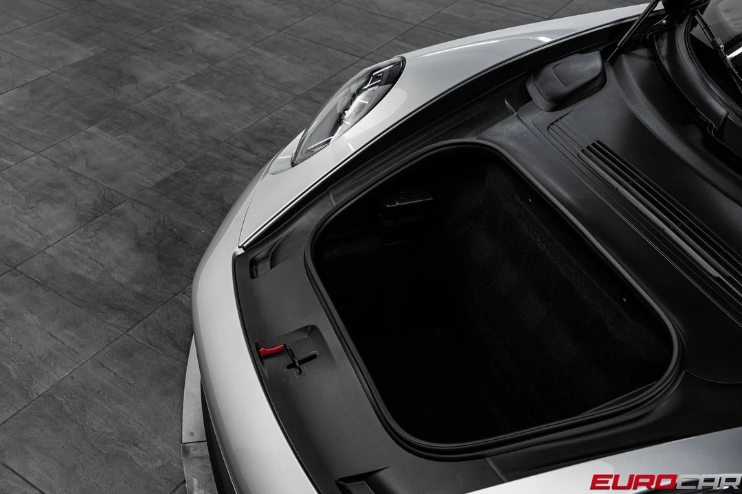 2026 Porsche 911 - Image 13 of 31