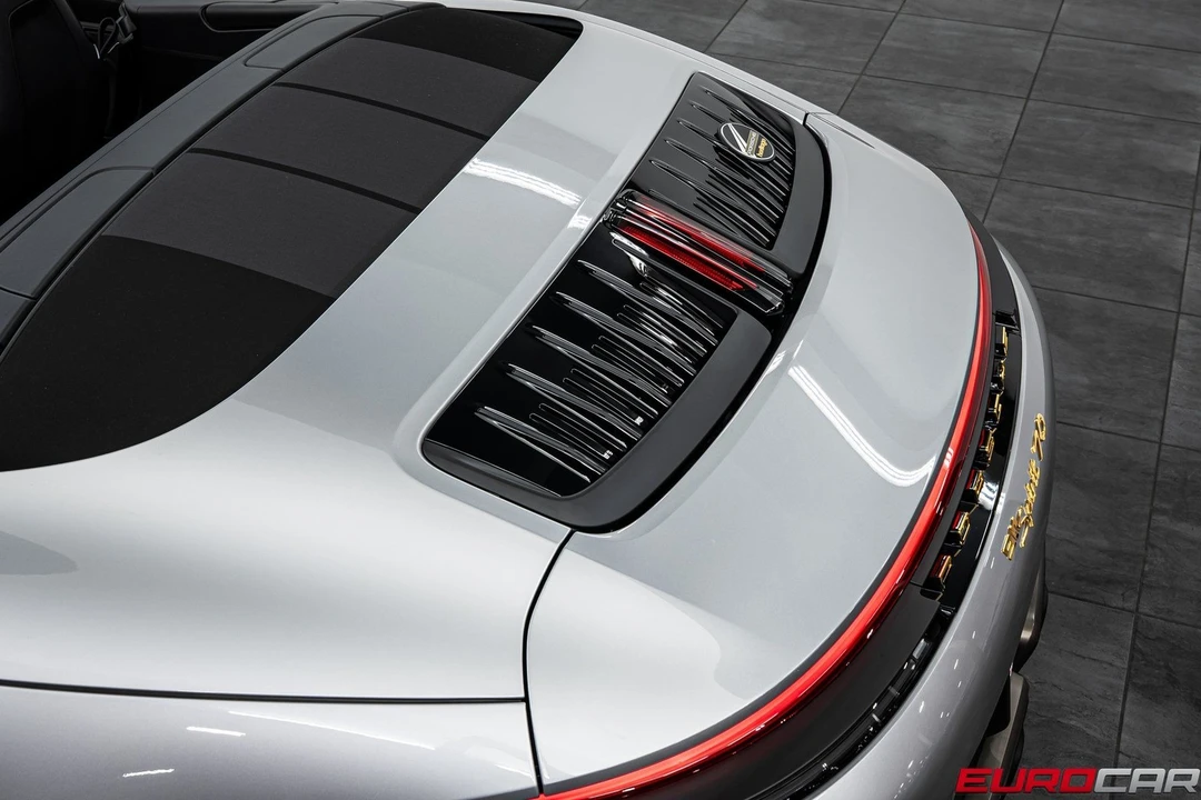 2026 Porsche 911 - Image 22 of 31