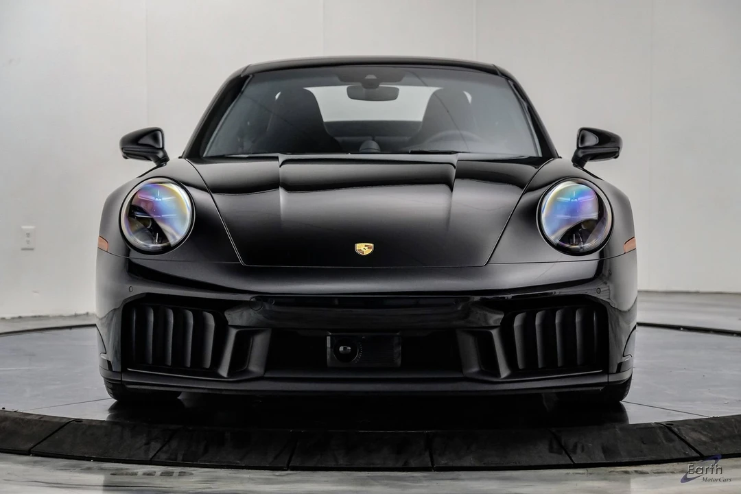 2026 Porsche 911 - Image 28 of 31