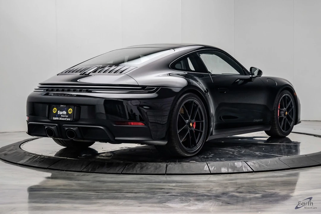 2026 Porsche 911 - Image 16 of 31