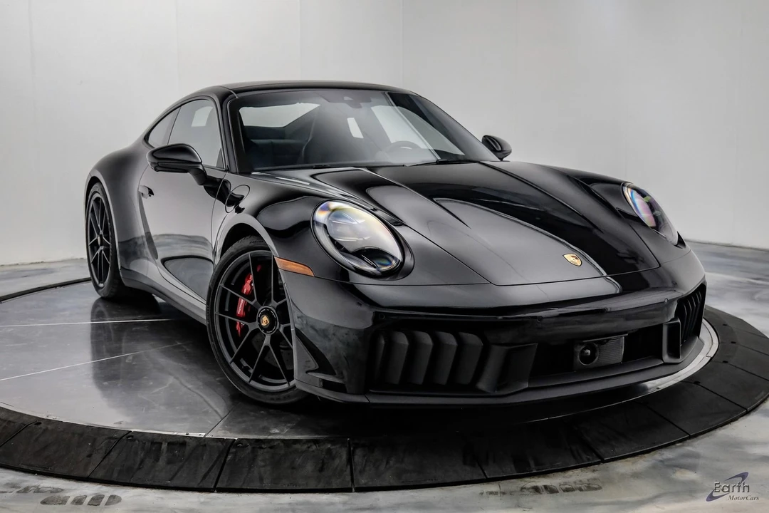 2026 Porsche 911 - Image 23 of 31