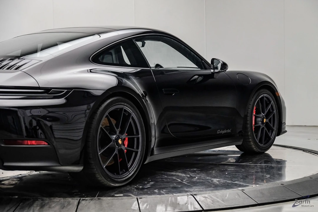 2026 Porsche 911 - Image 18 of 31