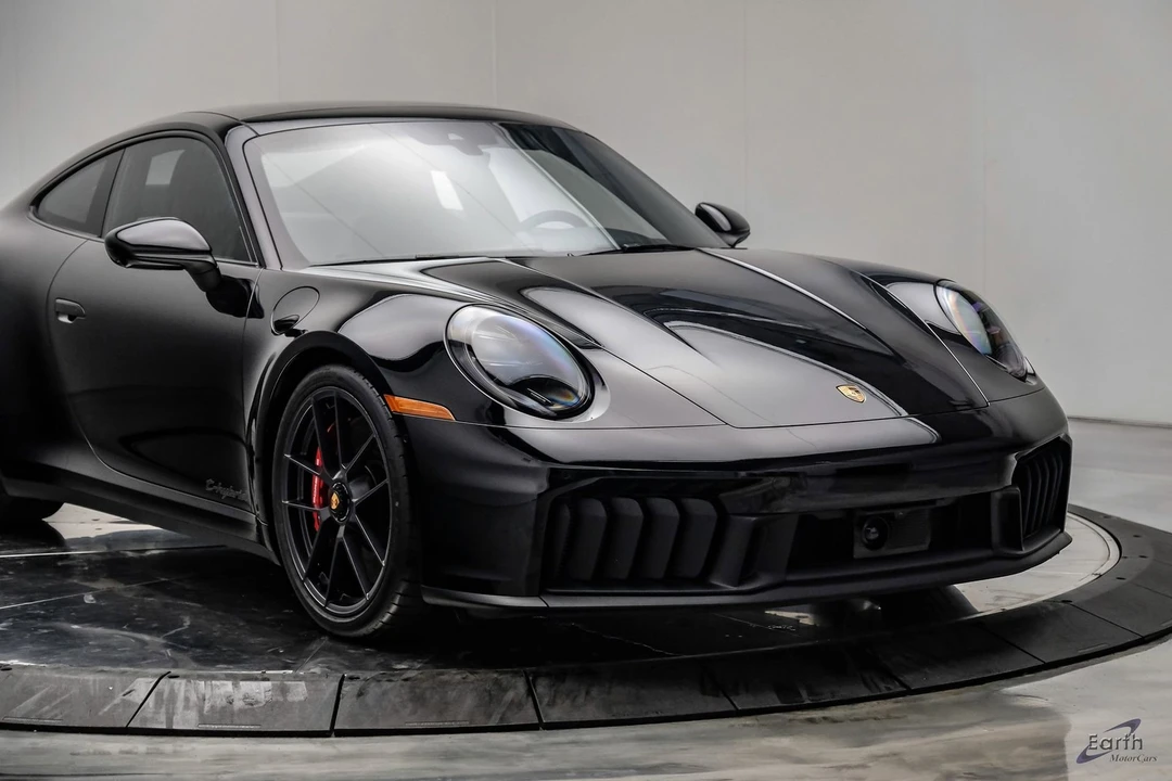 2026 Porsche 911 - Image 26 of 31