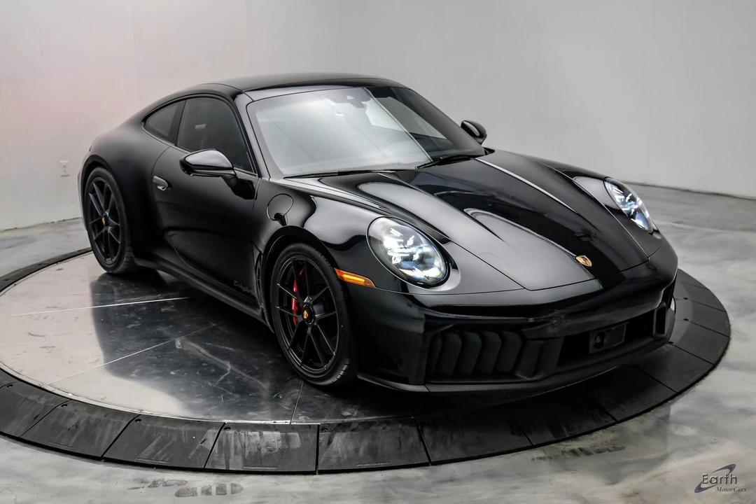 2026 Porsche 911 - Image 24 of 31