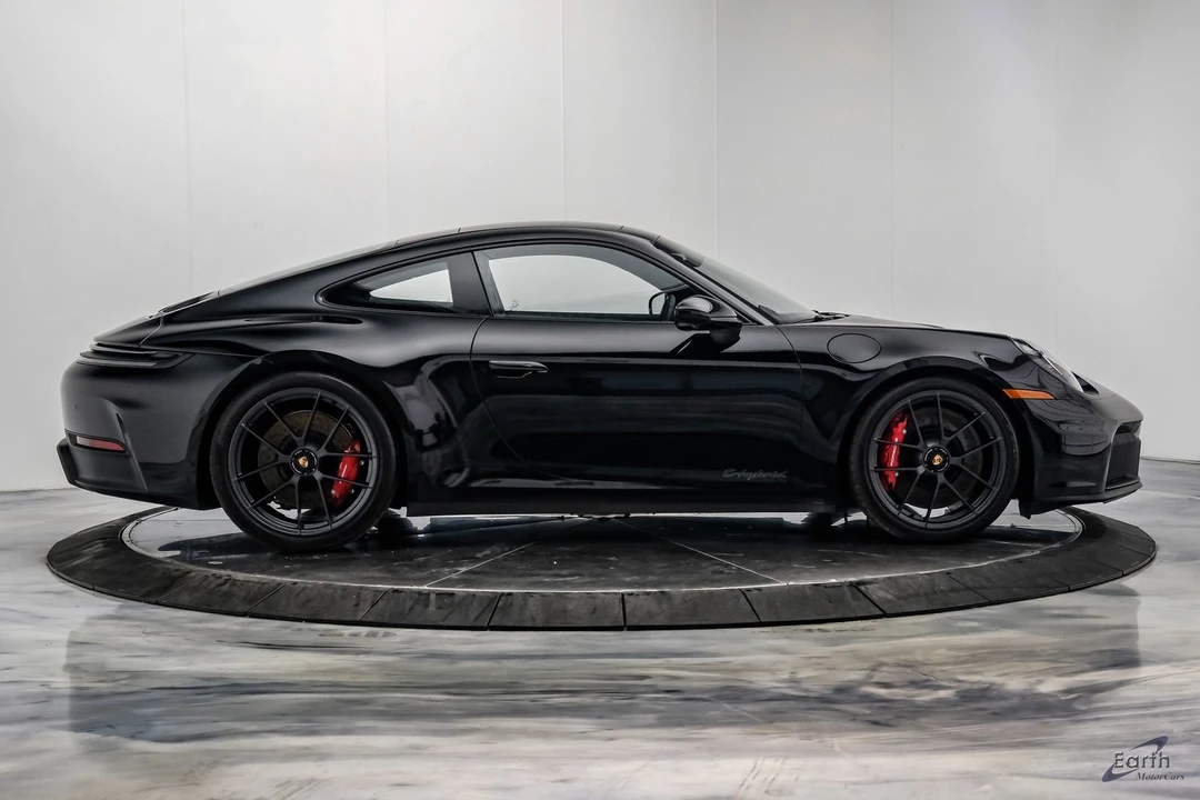 2026 Porsche 911 - Image 19 of 31