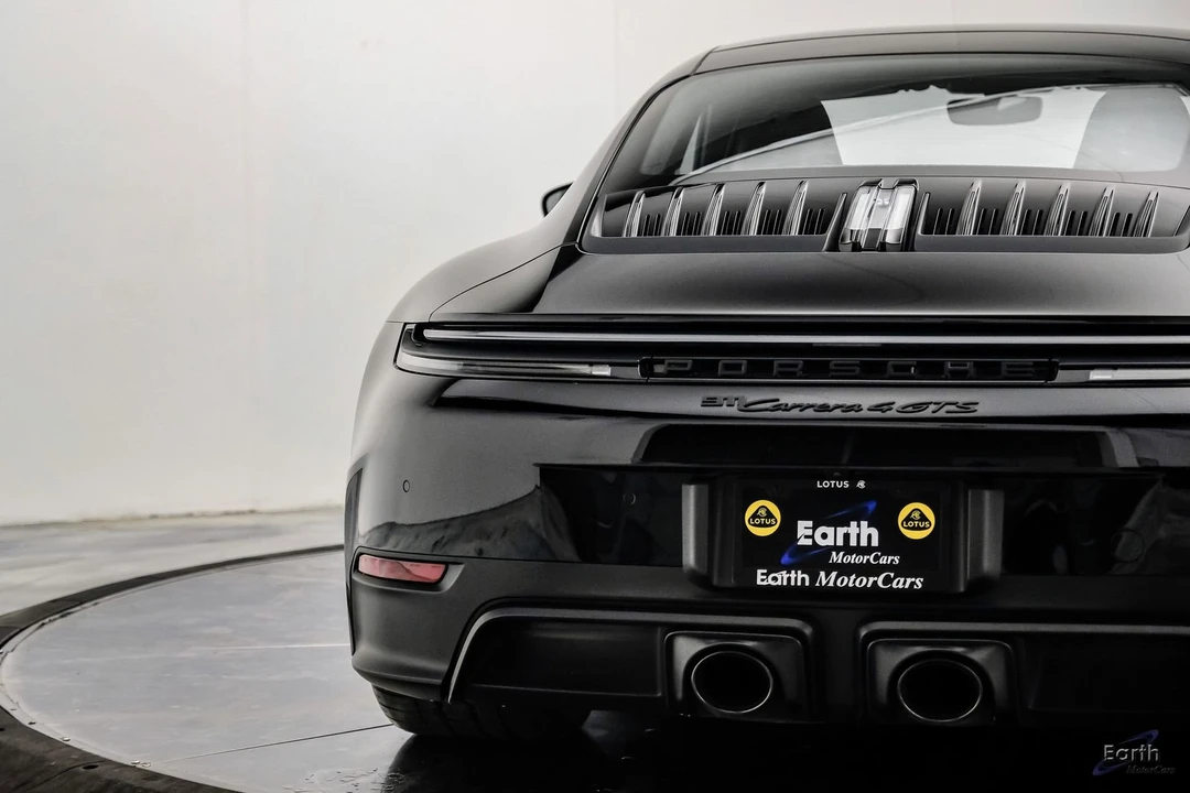 2026 Porsche 911 - Image 14 of 31