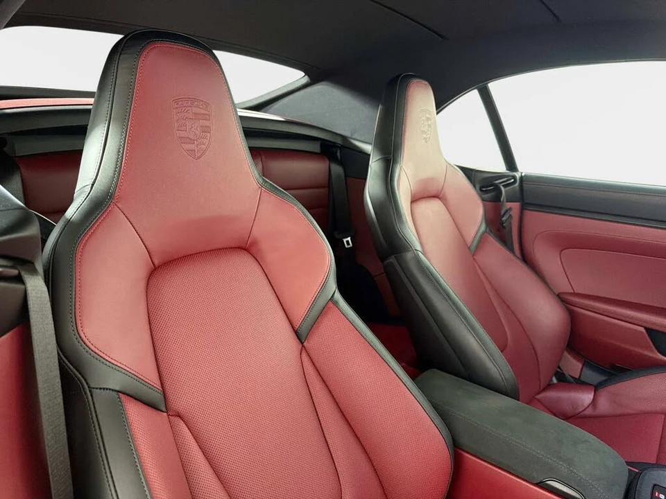 2026 Porsche 911 - Image 25 of 31
