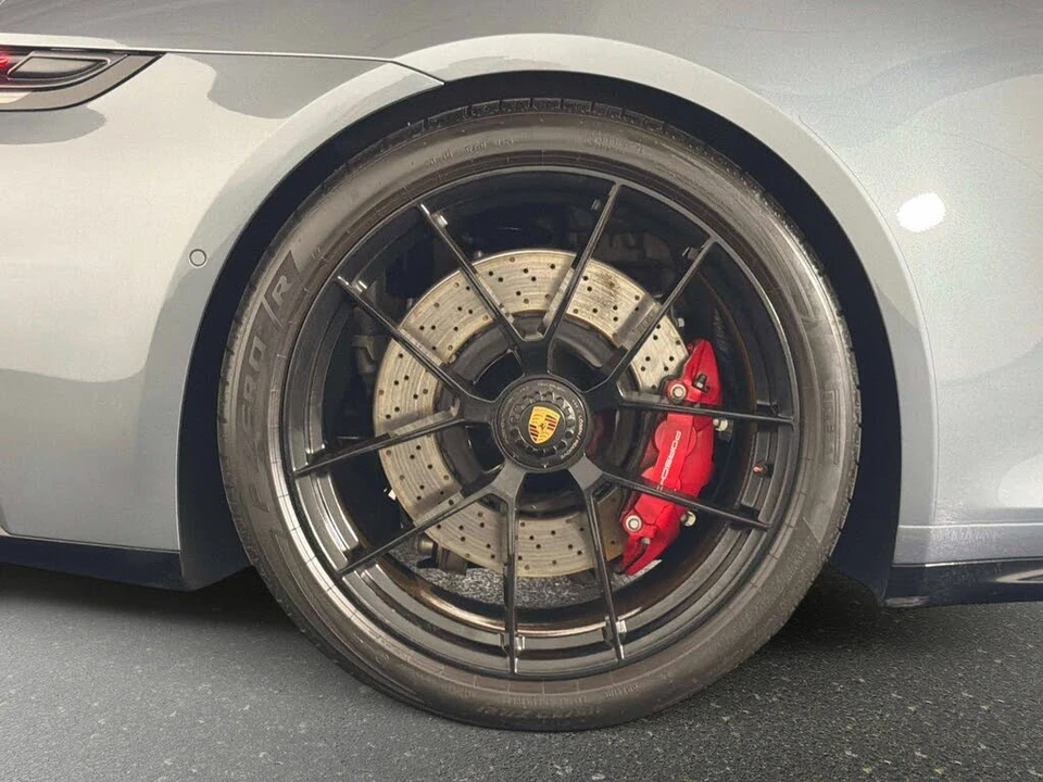 2026 Porsche 911 - Image 17 of 31