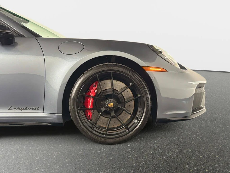 2026 Porsche 911 - Image 22 of 31