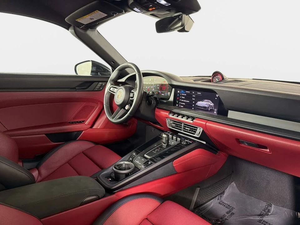 2026 Porsche 911 - Image 26 of 31