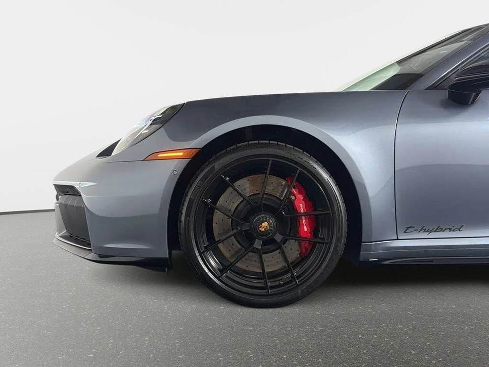 2026 Porsche 911 - Image 20 of 31