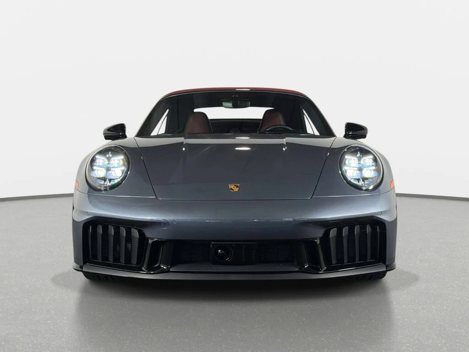 2026 Porsche 911 - Image 8 of 31