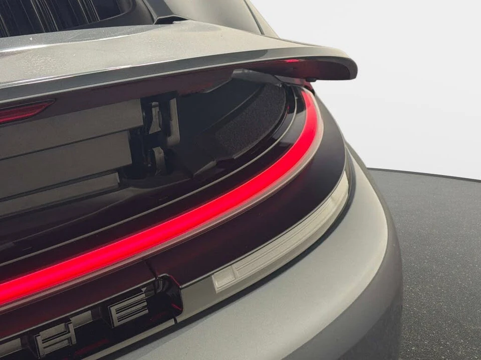 2026 Porsche 911 - Image 15 of 31