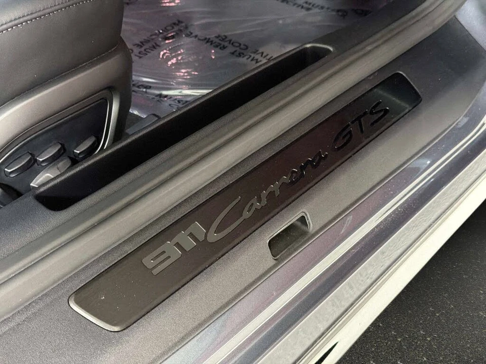 2026 Porsche 911 - Image 23 of 31